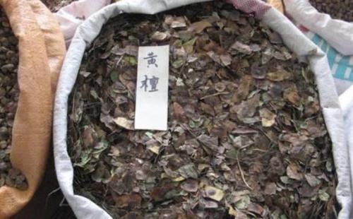  『暗香』一种堪比“紫檀”的树木，木质密集、有暗香，却被农民当柴烧