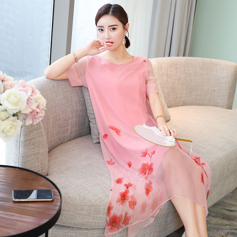 三伏天，别傻傻穿阔腿裤!新出炉的连衣裙，51岁妈穿比旗袍还美