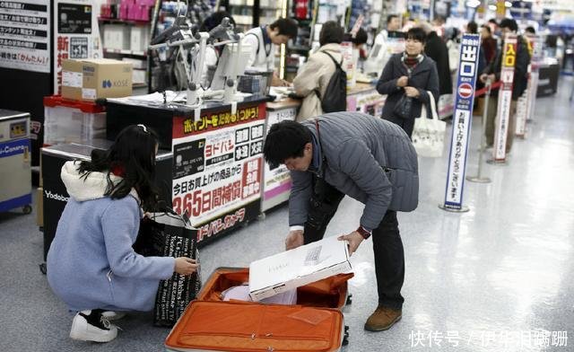 在日本免税店看到茅台卖的价格，江苏游客怒了，网友人的劣根性