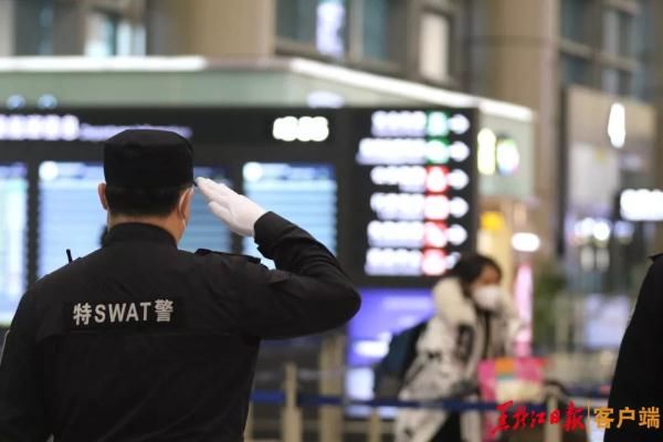  #出征#仅11小时完成集结 我省第四批驰援湖北医疗队出征