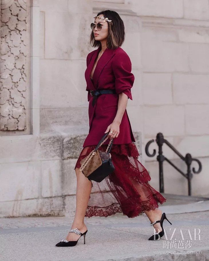 今年的秋冬流行色很吉利，还没到过年就要红火起来!