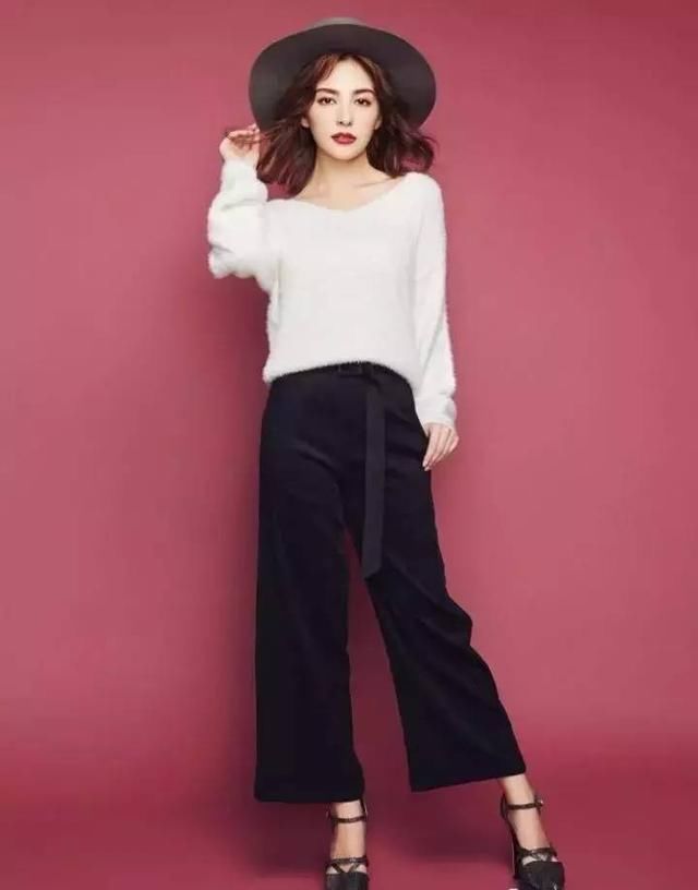 172女神练习瑜伽多年，却被网友评论：又胖了，原来是衣服惹的祸