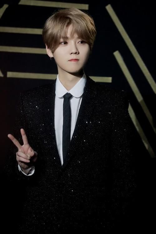 吴亦凡和鹿晗谁地位高