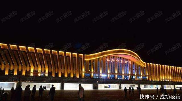 齐海满高铁沿线的风光你是否期待，想去体验沿途的美景吗？