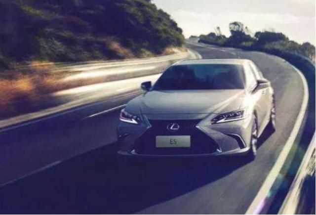 注意:“两证取消”已落实!公路收费再不见!车主:不公平