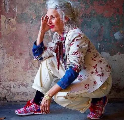 连62岁老太太都美丽地环游世界，你还有理由邋遢？