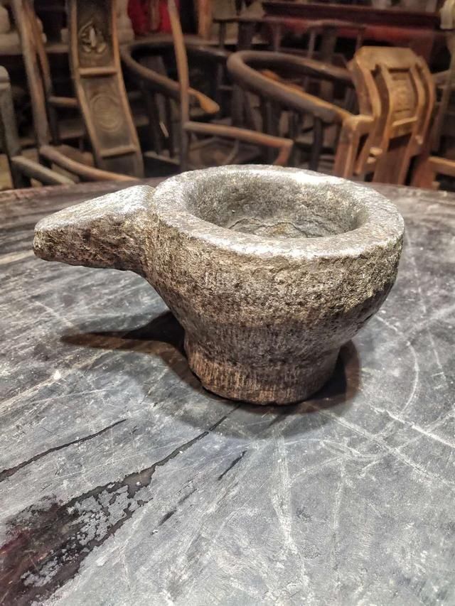  #景观石#庭院石器：景观石，青石桌面，老石槽，古石雕，庭院装修佳品！