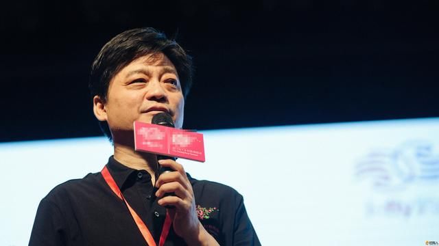 崔永元深夜曝出7张照片，称必须搞垮他，网友：又有人要完了！