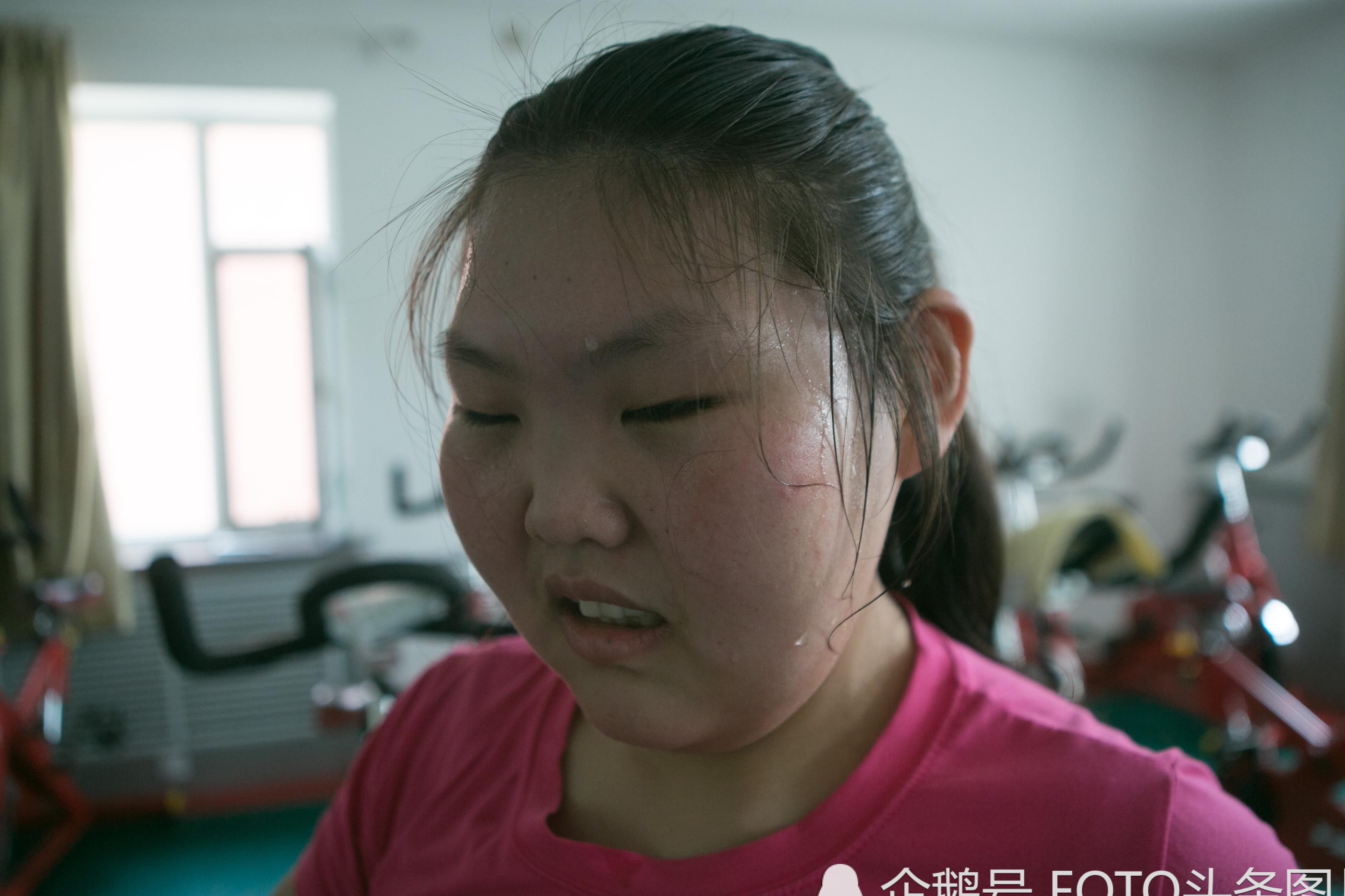 “00后”600斤少年减肥一年瘦300斤 欲回报社会