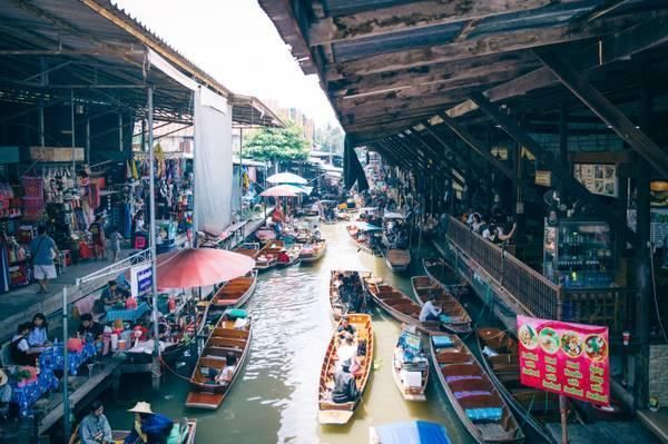 曼谷致命吸引力正是热带风光、佛教文化、民间风俗三者的叠加