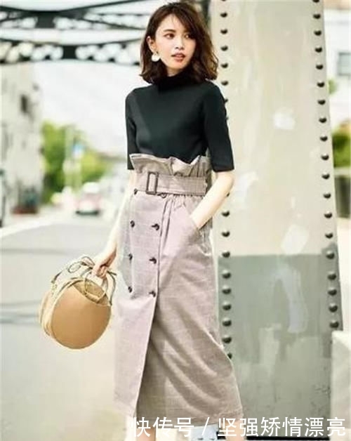  女人：女人40岁以后初春可以这样穿，优雅知性又保暖，美的落落大方！