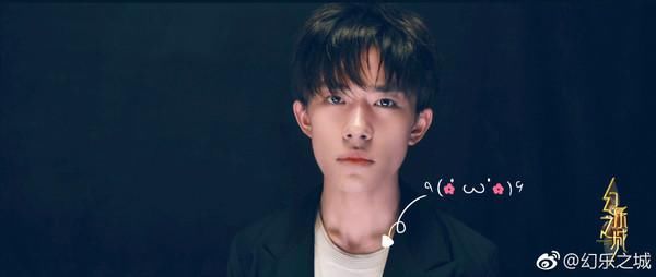 电影《少年的你》官宣男女主!为啥92年的周冬雨看起来比00后易烊