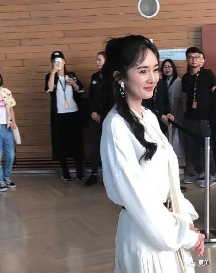 唐嫣短发老10岁,娜扎被夸仙女,热巴好惨