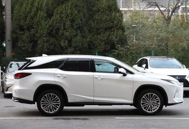  #豪华#不足40万的豪华中大型SUV，3年保值率76.31％，还很可靠耐用
