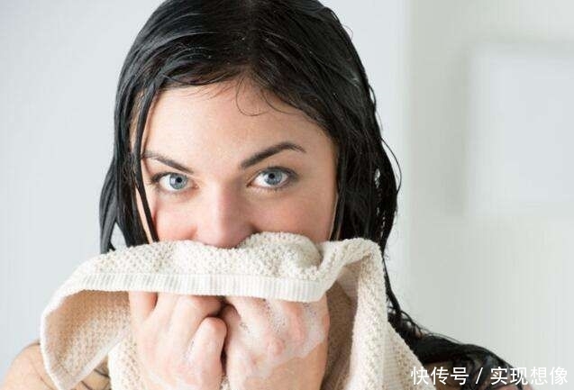 「皮肤」“只用清水洗脸”和“洗面奶洗脸”有啥一样的？多数人不清楚