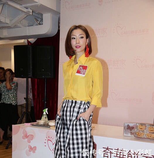 她曾是香港一代天后，为了减肥一周只吃两个苹果，如今却瘦成这般