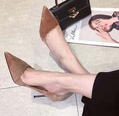 尖头细跟鞋，为你带来优雅和自信，拉伸双腿的修长度！