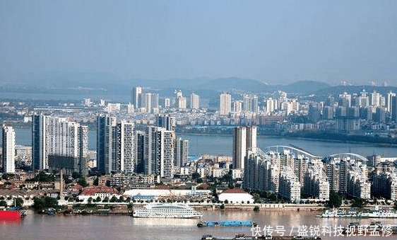 中国“最能成为下一个香港”的城市，一个深圳，最后一个却是它