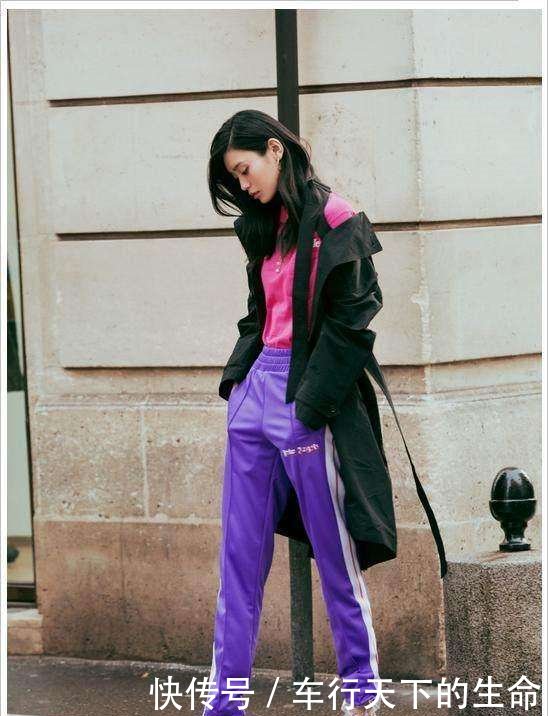 奚梦瑶真能作! 穿高跟鞋还裹一层塑料膜, 网友: 浓浓的臭脚丫味!