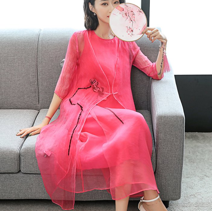 比旗袍还高级的中国风欧根纱连衣裙，优雅唯美，适合微胖70女人