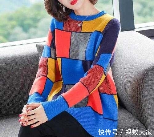 「女人」建议女人毛衣尽量不要搭裤子,瞧聪明女人的穿法,也太时髦洋气了