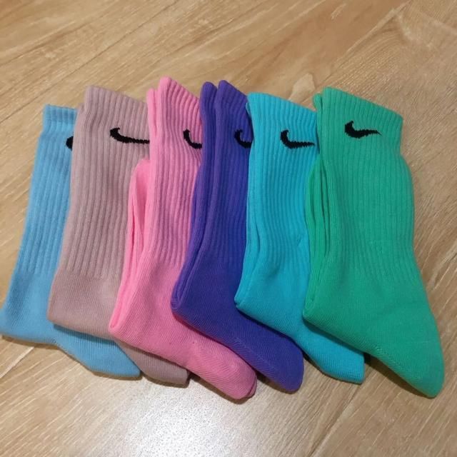  [时髦]没想到袜子也能穿得这么时髦！