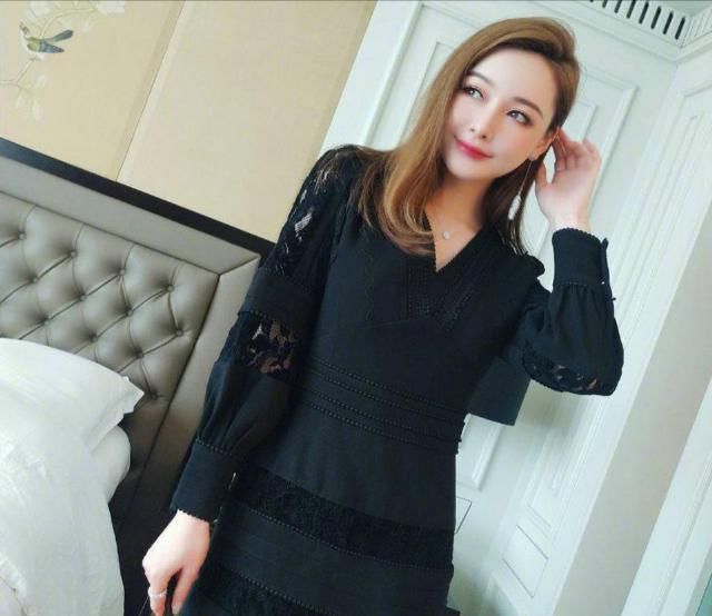  『女人』女人过了30岁，优雅裙装不能少，跟着穿就有气质
