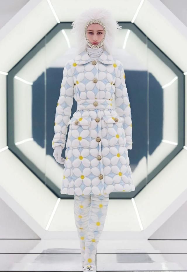 设计师@2020秋冬 Genius 系列：多个天才设计师的合作系列，MONCLER