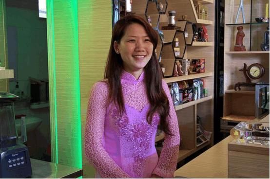 越南女富豪来中国旅游，买了6块翡翠，3块玛瑙，结账时愣住了