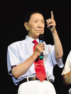  「相声演员」最早走红全国的民营相声团体，不是郭德纲德云社，是杨振华艺术团