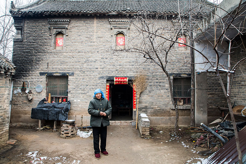 黄河从这决口改入黄海为渤海，这里的村庄要消失，镜头为百姓存照