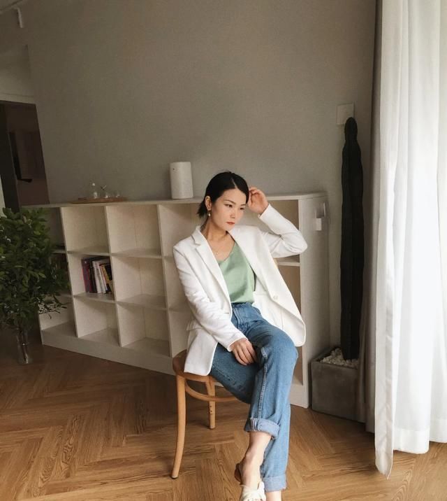 会显得■一衣多穿如何让条纹衬衫穿的不过于休闲
