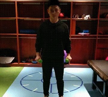  「肩颈线」女生斜方肌大导致溜肩？建议从这两方面调整，带你塑造漂亮肩颈线