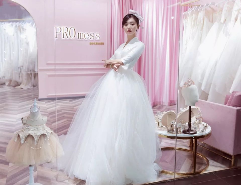 打卡全北京最粉红的婚纱店，我站在店里拍了5000多张照片