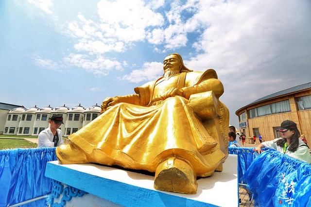 内蒙旅游最为隆重的美食,网友看了流口水,其实吃起来太麻烦