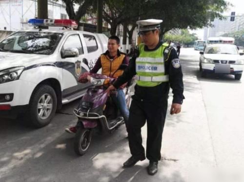 摩托车电动车燃油车都陷入困境！日常出行该咋办？专家给出5个字