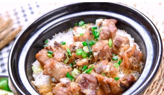 只因上了《舌尖上的中国》这家饭馆飘了，本地人基本不去吃