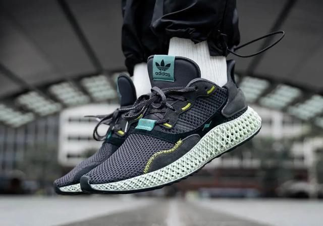  新装■LBJ新老结合，老酒新装能讨好大家吗？