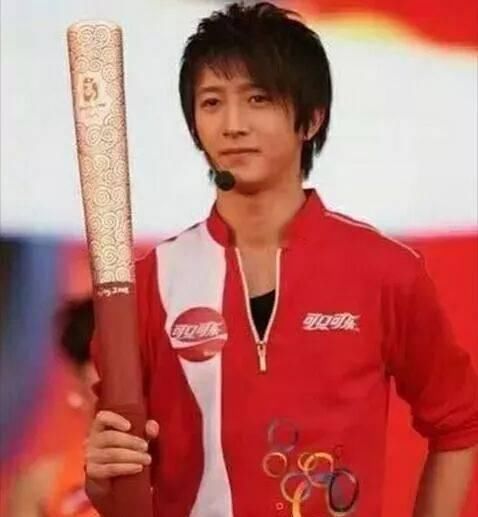 韩庚结婚伴郎伴娘