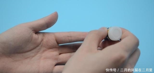 『解开』手指被502胶水粘住怎么办?学会这诀窍,胶水立马融化