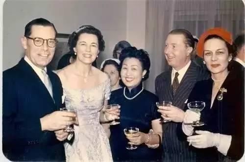 严幼韵，112岁仍坚持在穿旗袍，足足做了一个世纪的旗袍美人！