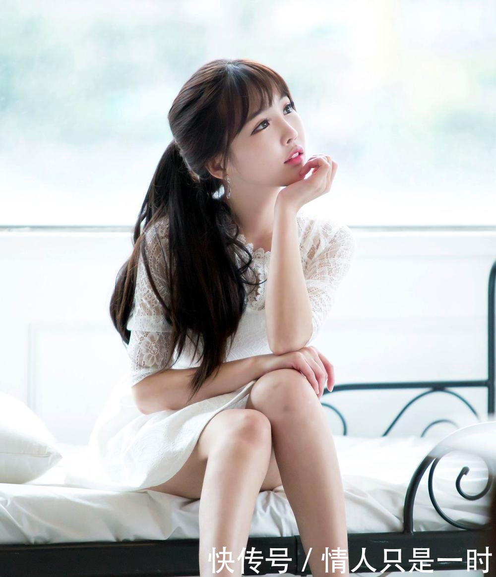 美丽的小姐姐紧身裙穿出女人的万般风情, 有着成熟的味道！