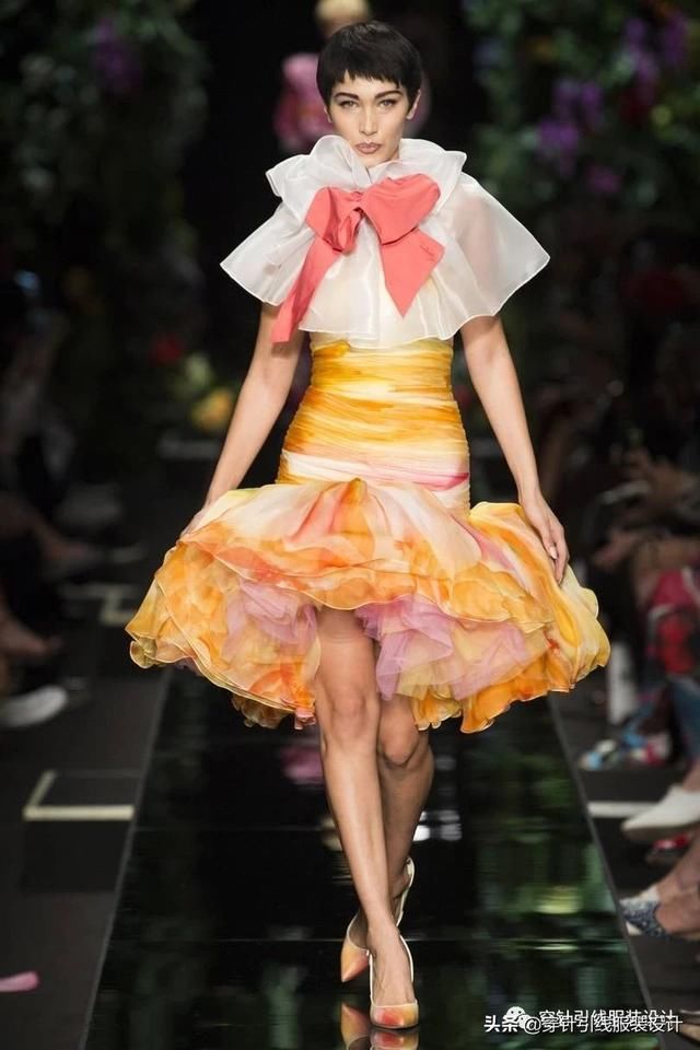  『秀场』服装设计的永恒主题——花朵，有哪些令你印象深刻的花朵秀场呢？