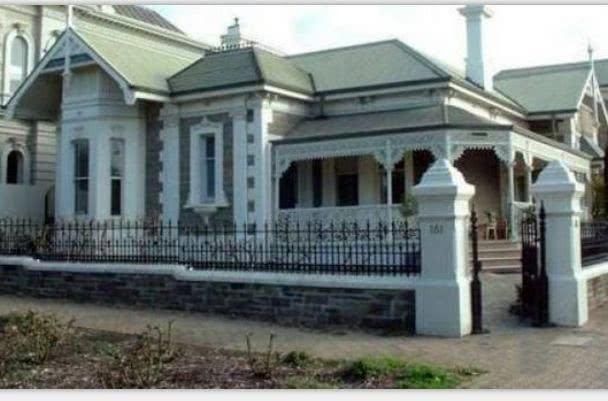 黄晓明含泪发文是卖惨?还是真有人想绊倒他?四处豪宅说明一切