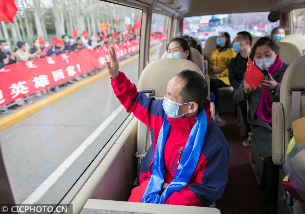  『迎接』内蒙古呼和浩特：用最高礼遇迎接英雄凯旋