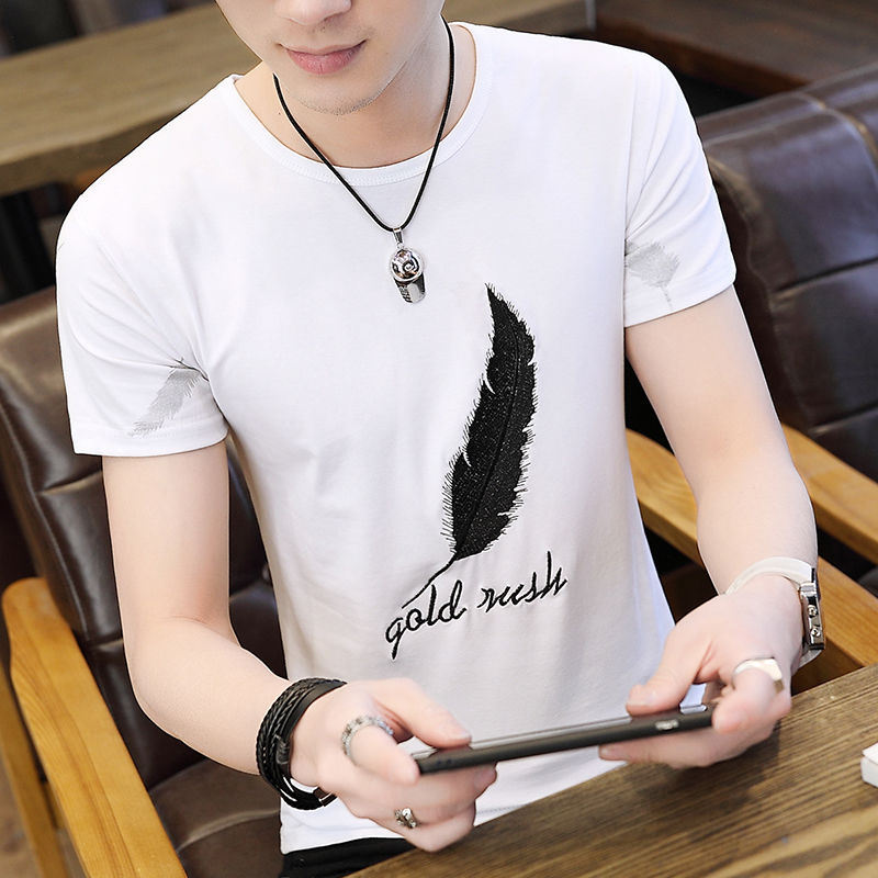 男人爱抽烟，最好穿的年轻点!瞧瞧下图50岁男人，女人看见就夸