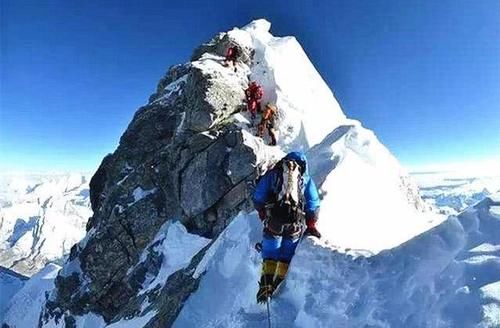 珠穆朗玛峰有一半儿在尼泊尔，为何却归属中国，都是因为这个