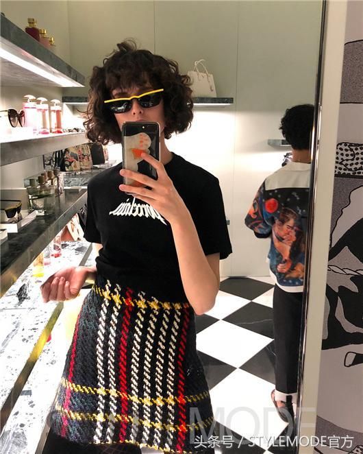 澳洲时尚博主Chloe Hill 示范复古与嬉皮风味穿搭