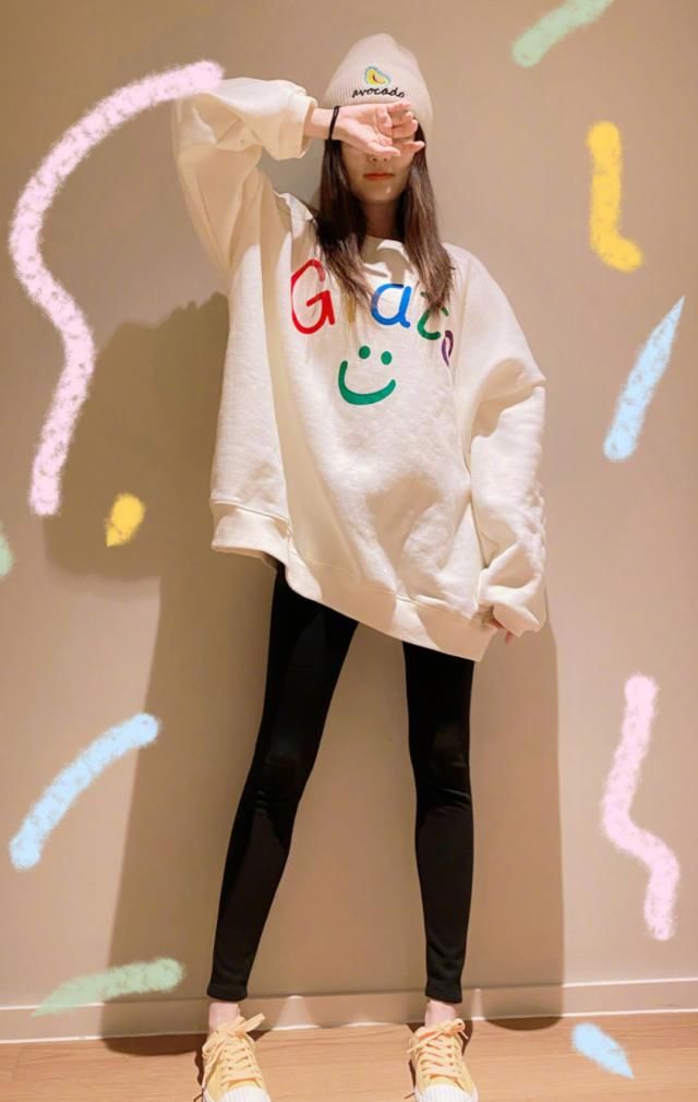 「青春活力」都说脸方的徐璐会很胖，可看到穿短装的她，女生却贼酸