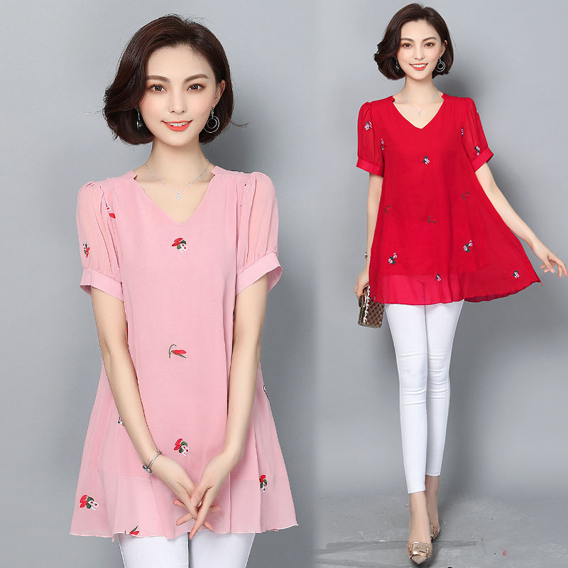 堂姐的婆婆真是洋气，身上的雪纺衫精致高雅，快60看起来像40